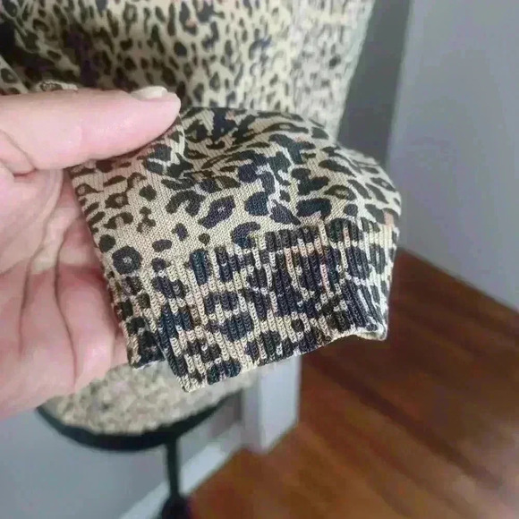 Silx by August Silk Women's Leopard Print 3/4 Sleeve Button-up Cardigan L - Picture 5 of 13